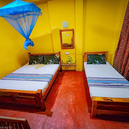 Dinesh Safari Homestay Udawalawe Exterior foto